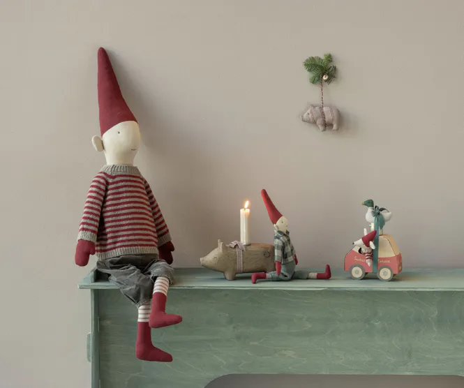 Hovedbilde JULEMUS – Lillesøster med julebil – Maileg
