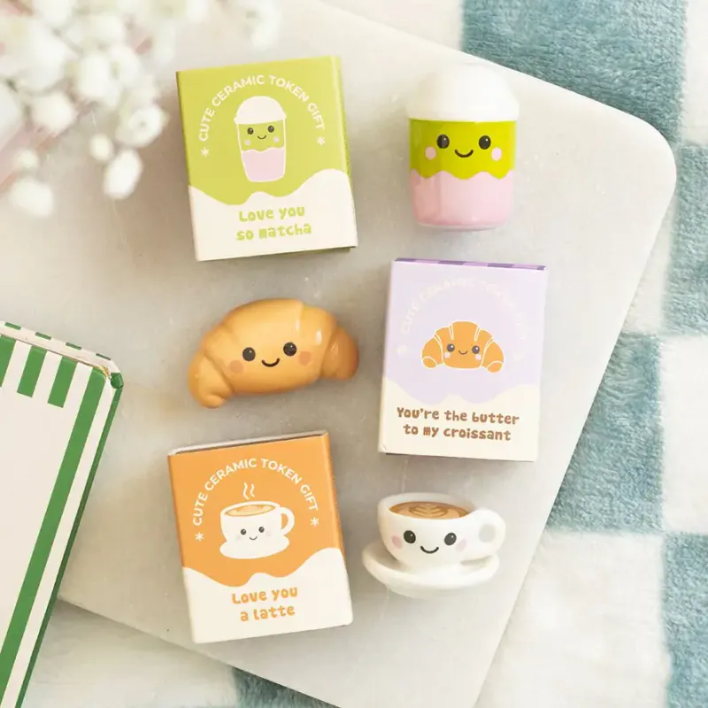 LYKKEFIGUR – Kawaii Kafe – Something Different