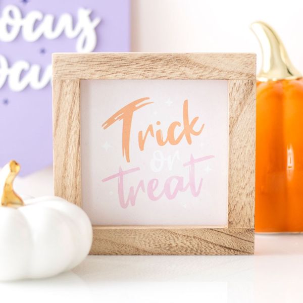 Hovedbilde SKILT – Trick or Treat – Something Different