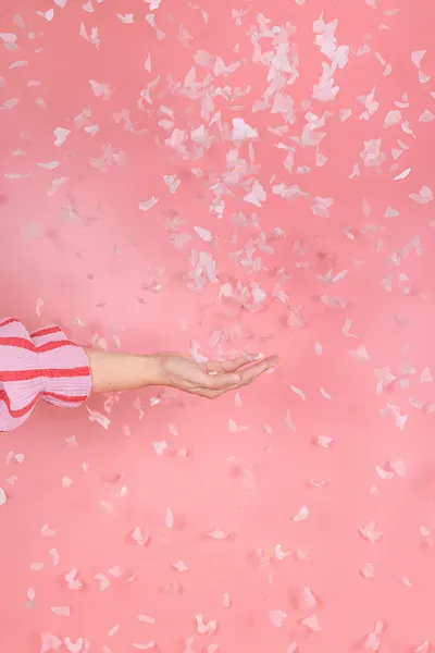 Hovedbilde KONFETTIKANON – Rosa sommerfugler – PartyDeco