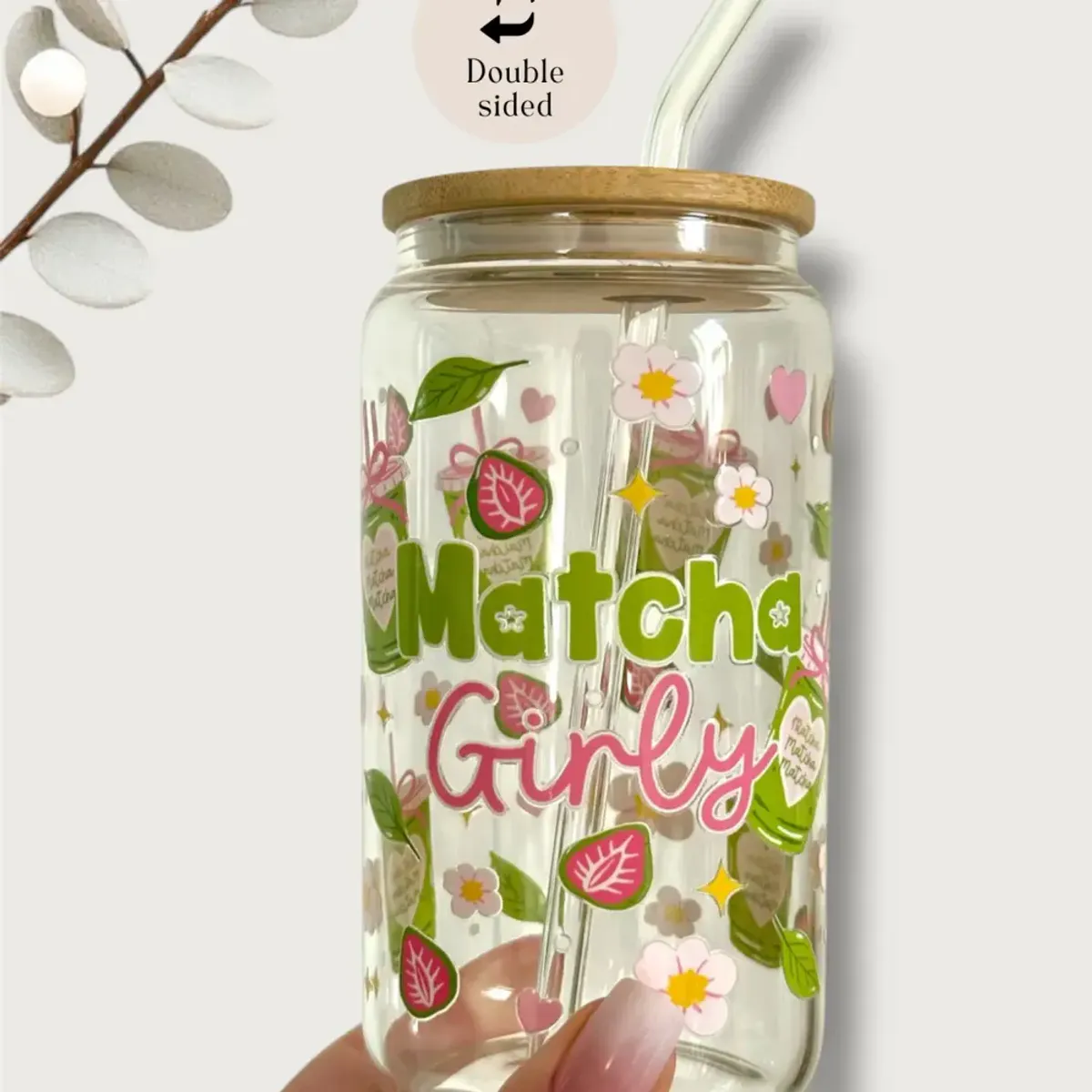 DRIKKEGLASS MED LOKK OG SUGERØR – Matcha Girly – The Cute Cloud