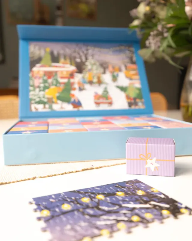 JULEKALENDER – Puslespill – Christmas Tree & Snowflakes – Vissevasse