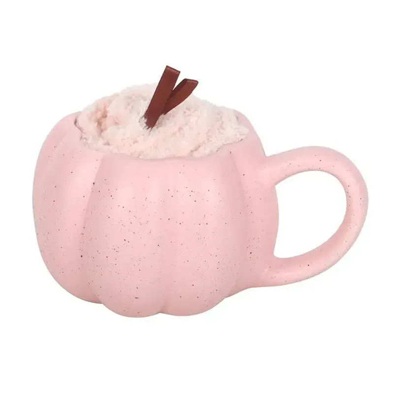 KOPP MED SOKKER – Rosa gresskar – Something Different