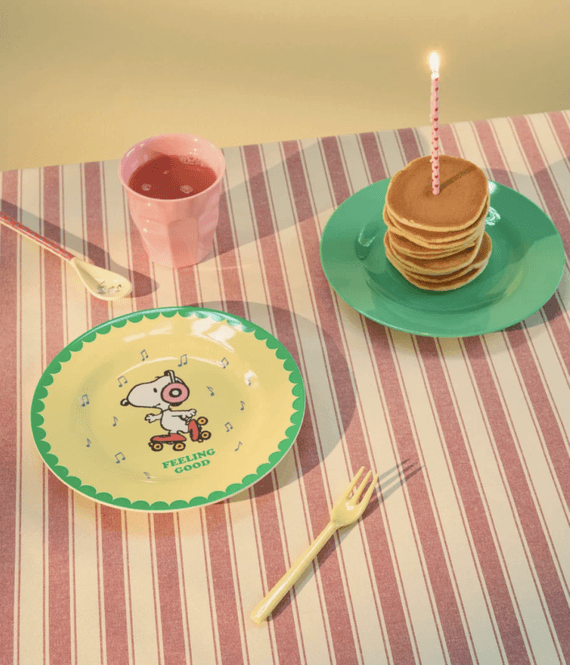 Hovedbilde ASJETT – Gul Snoopy Print – Rice x Peanuts