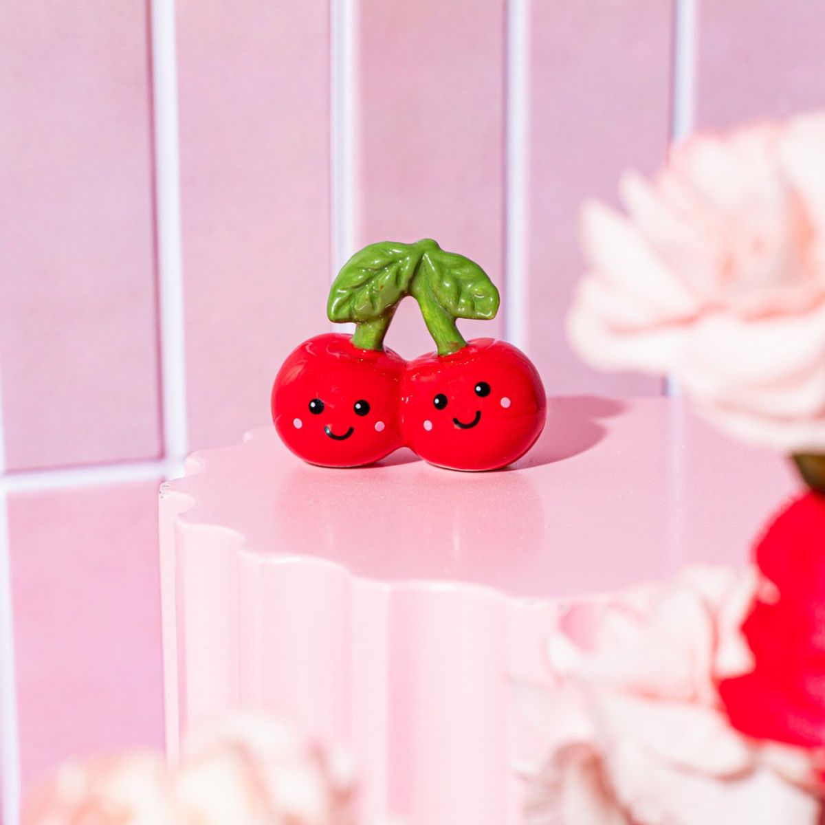 LYKKEFIGUR – Kirsebær – Sass & Belle