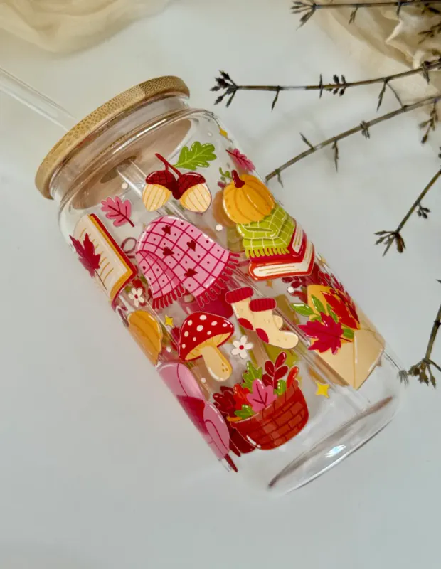 DRIKKEGLASS MED LOKK OG SUGERØR – Cozy Autumn Vibes Fox & Books – The Cute Cloud