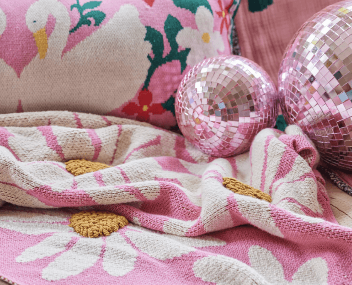 PLEDD – Rosa med hvite blomster – Rice