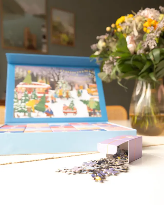 JULEKALENDER – Puslespill – Christmas Tree & Snowflakes – Vissevasse