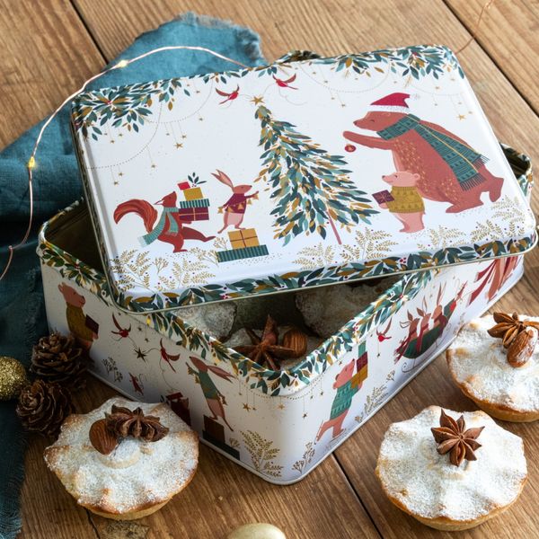 Hovedbilde KAKEBOKS – Woodland Bear Cream – Sara Miller