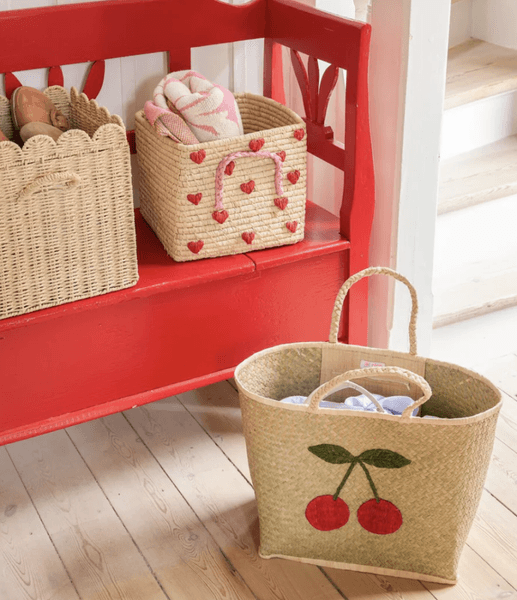 Hovedbilde STOR RAFFIAVESKE – Kirsebærmotiv – Rice